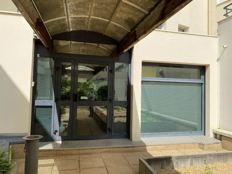 Office in Angers for sale - Building Photo - Image 3 of 5