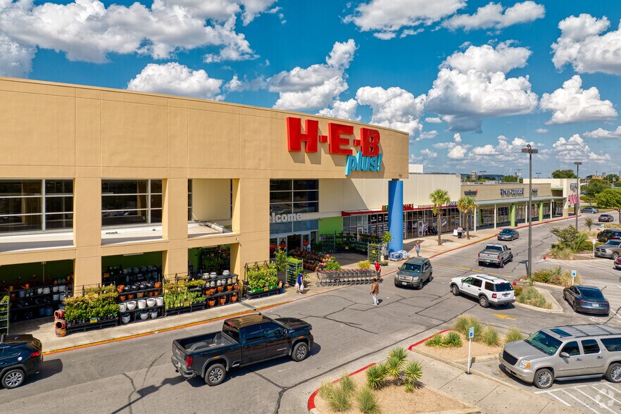 1700 E Palm Valley Blvd, Round Rock, TX for sale - Primary Photo - Image 1 of 1