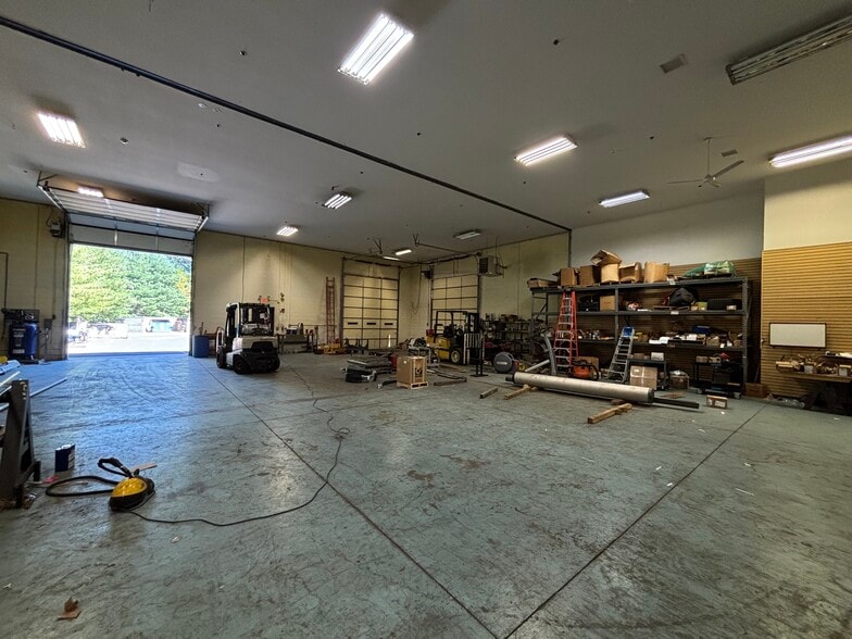 151 N Cooper Rd, West Berlin, NJ for lease - Building Photo - Image 3 of 7