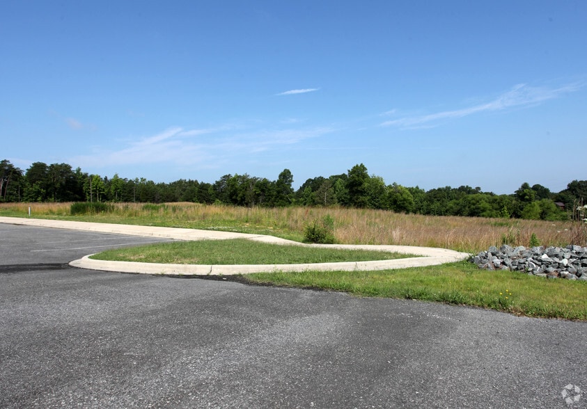 MERCED GATEWAY MARKETPLACE portfolio of 2 properties for sale on LoopNet.com - Building Photo - Image 1 of 3