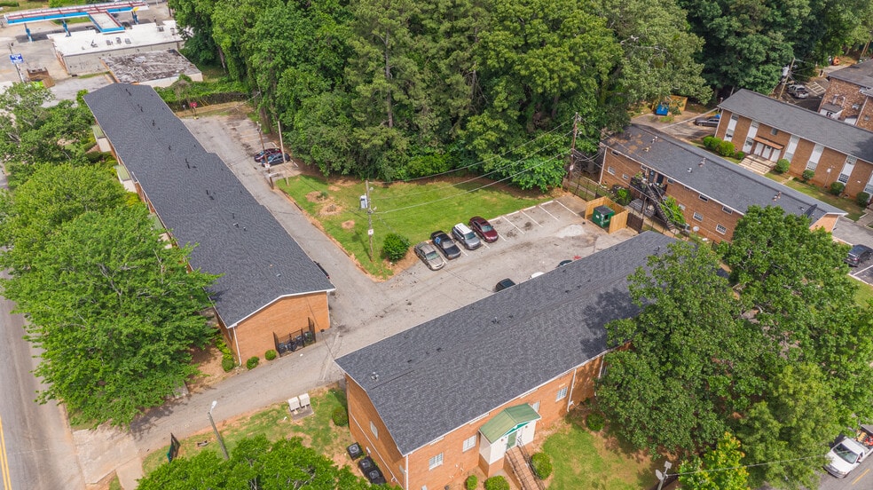 2045-2065 Alison Ct SW, Atlanta, GA for sale - Building Photo - Image 3 of 19