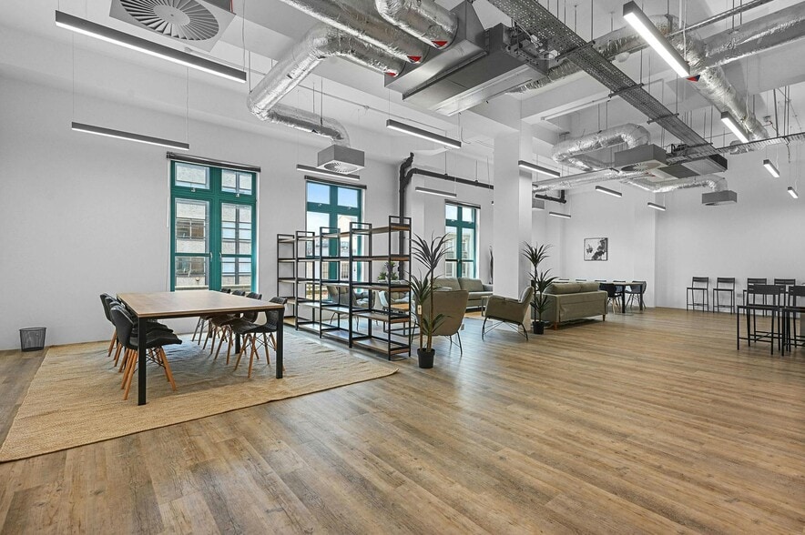 120 Camden High St, London for lease - Interior Photo - Image 1 of 31