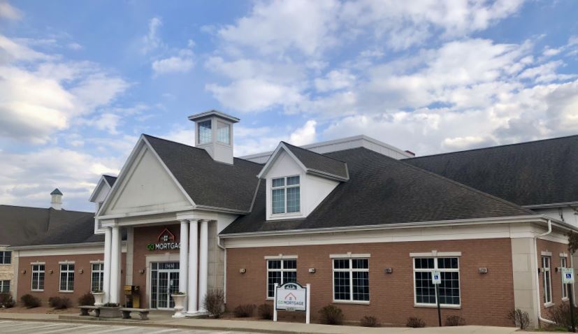 15430 W Capitol Dr, Brookfield, WI for lease - Primary Photo - Image 1 of 8