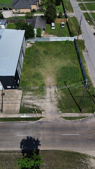 7902 Irvington, Houston, TX for sale - Aerial - Image 2 of 25
