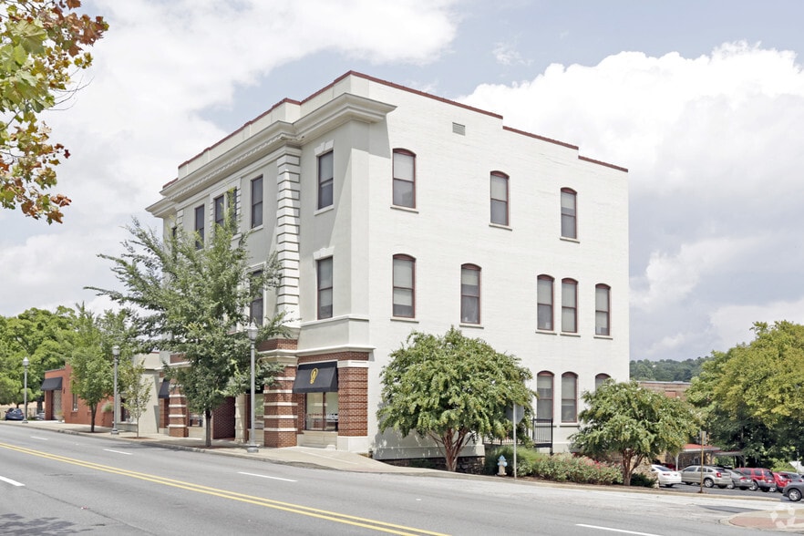 2 N College Ave, Fayetteville, AR for lease - Building Photo - Image 3 of 17