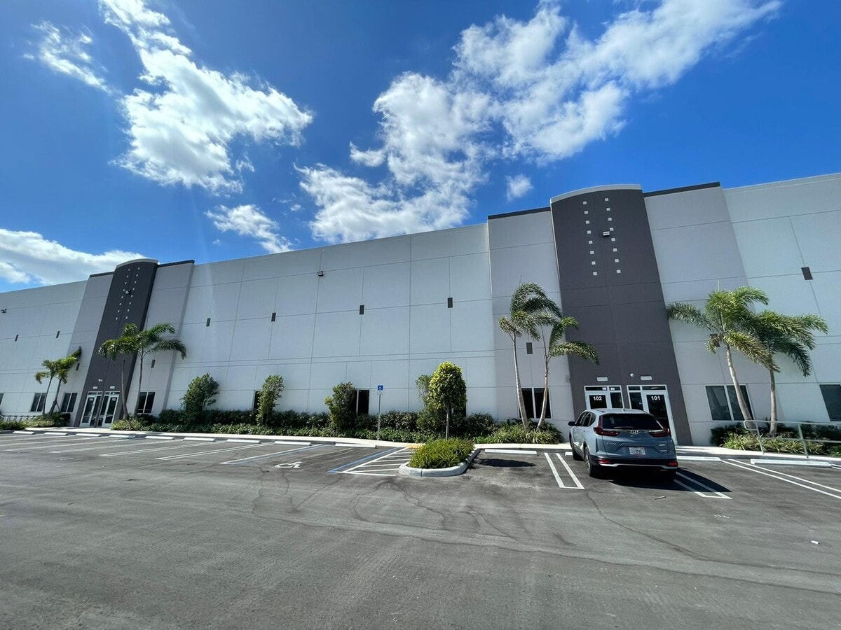 8565 w 44th ave hialeah fl 33018