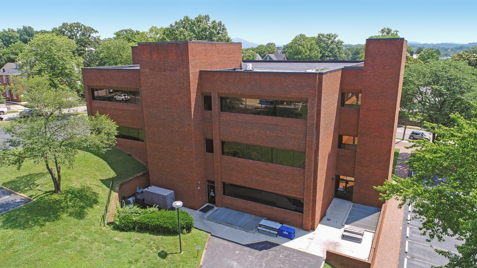 1315 Franklin Rd, Roanoke, VA 24016