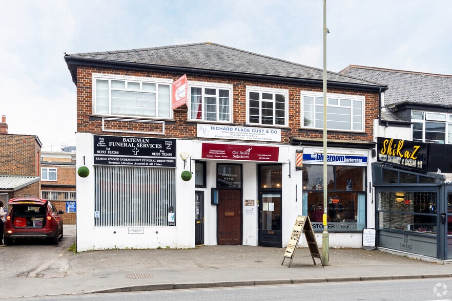 7-9 Massetts Rd, Horley for lease - Building Photo - Image 1 of 2