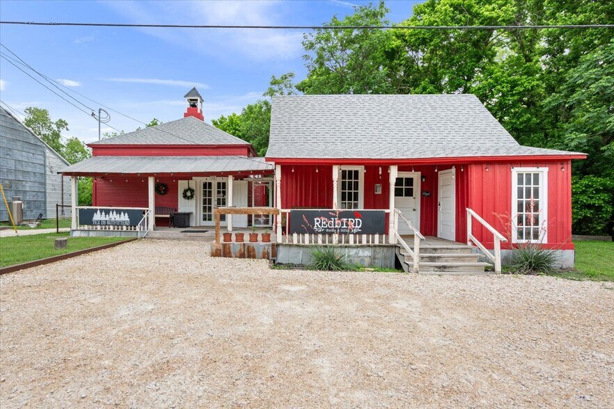 112 Royal St, Salado, TX for sale - Primary Photo - Image 1 of 10