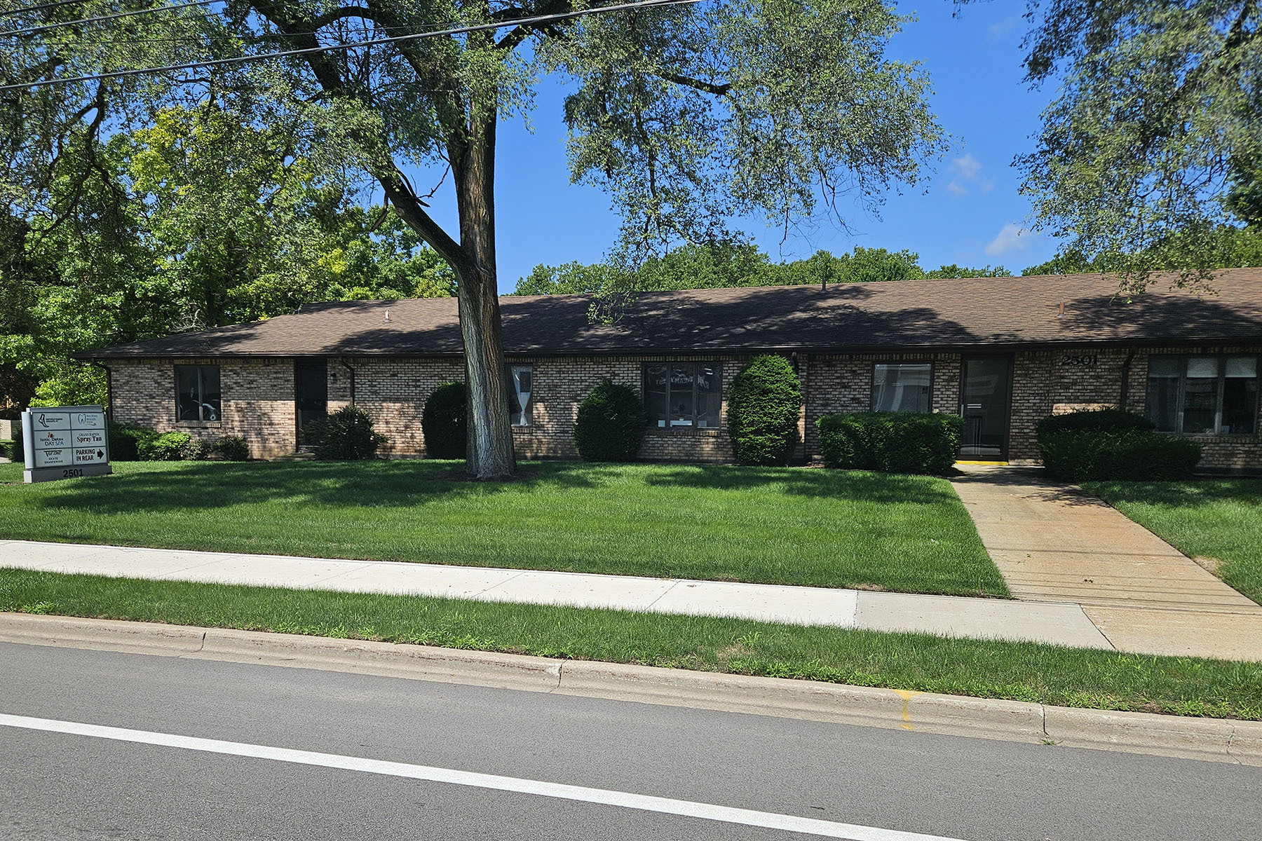 2501 Plainfield Ave NE, Grand Rapids, MI for lease Building Photo- Image 1 of 9