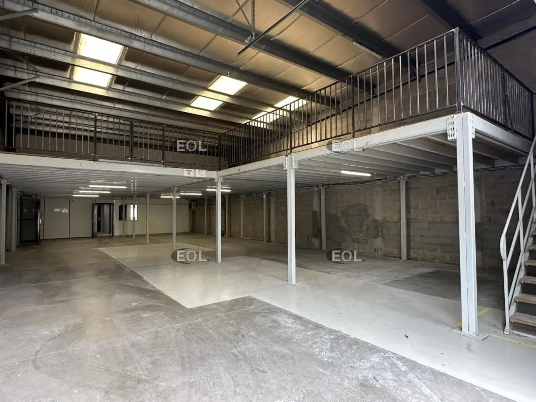 Flex in Marseille for lease Building Photo- Image 1 of 6