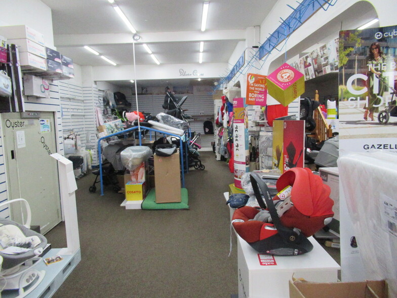 63-65 Victoria St, Blackburn for lease - Interior Photo - Image 2 of 3