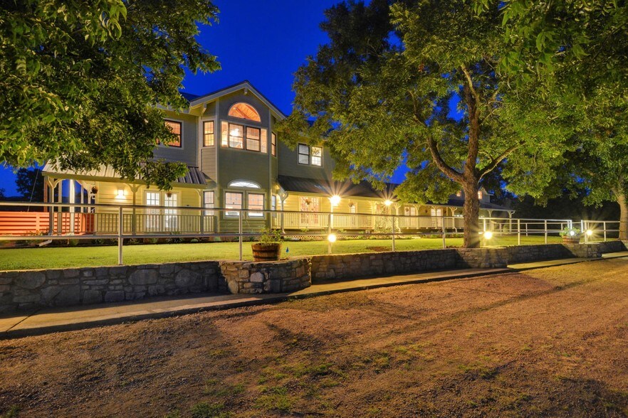 10709 Cow Creek Rd, Marble Falls, TX for sale - Primary Photo - Image 1 of 1