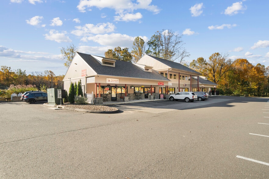 909 Prospect St, Naugatuck, CT 06770