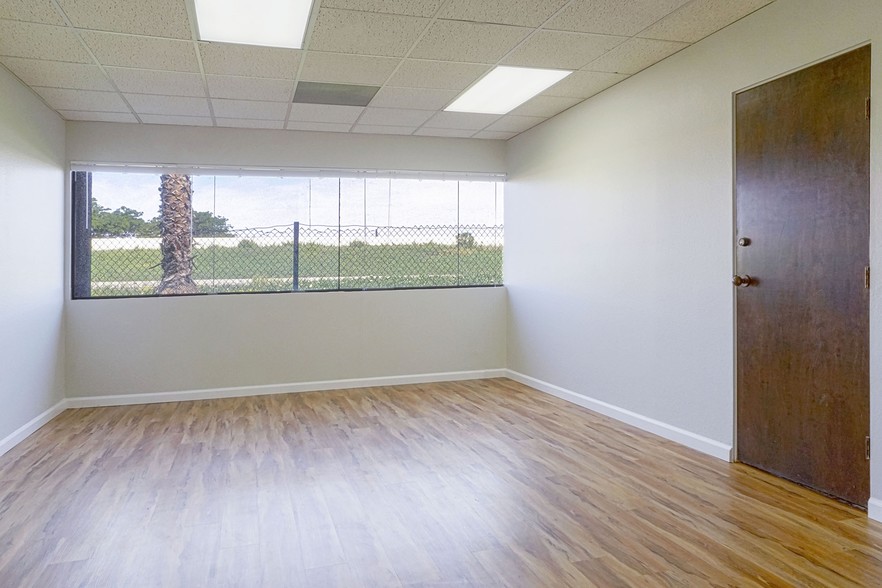 3940 Hancock St, San Diego, CA for lease - Building Photo - Image 2 of 9