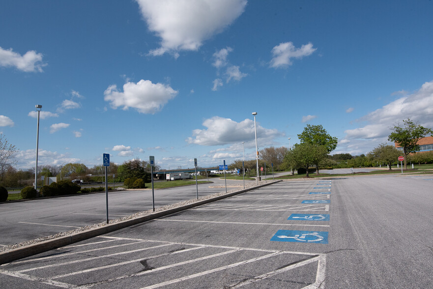 14700 Citicorp Dr, Hagerstown, MD for lease - Building Photo - Image 3 of 30