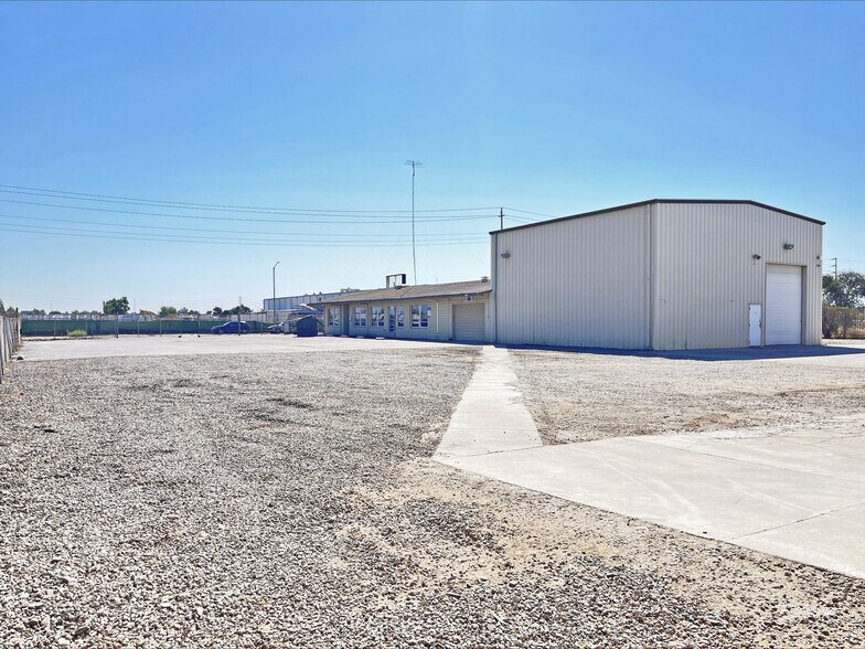 1041 S Pershing Ave, Stockton, CA for lease - Building Photo - Image 1 of 5