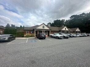 514 W Maple St, Cumming, GA for lease Interior Photo- Image 2 of 15