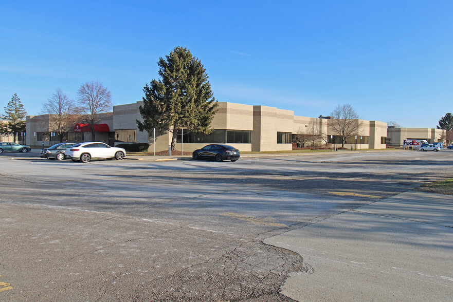 31572 Industrial Rd, Livonia, MI for lease - Building Photo - Image 1 of 39