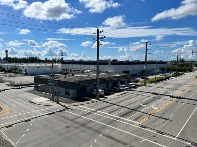 2441-2481 NW 72nd Ave, Miami, FL for lease - Building Photo - Image 2 of 6