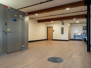602 SE 11TH Ave, Portland, OR for lease Interior Photo- Image 2 of 10