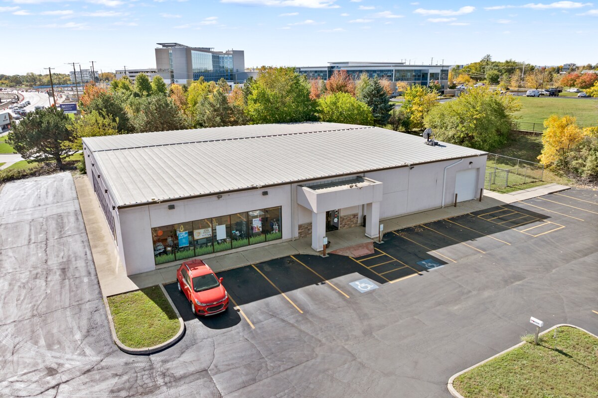 2620 N Farnsworth Ave, Aurora, IL for lease Building Photo- Image 1 of 11