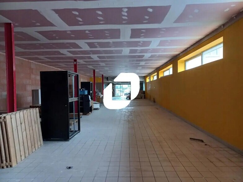 Retail in Wasquehal for lease - Interior Photo - Image 3 of 5