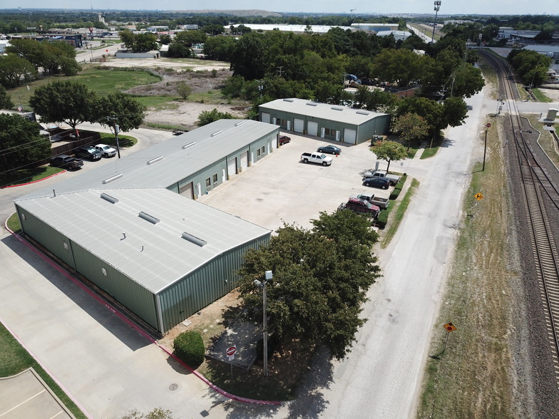 171 Railroad St, Lewisville, TX for lease - Primary Photo - Image 1 of 2