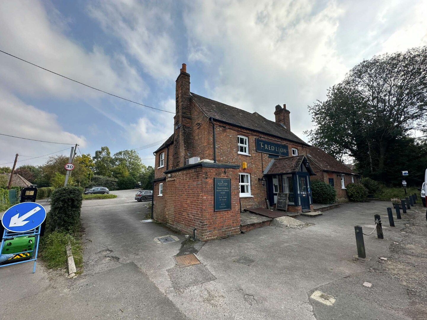 Aldworth Rd, Upper Basildon for sale Primary Photo- Image 1 of 5