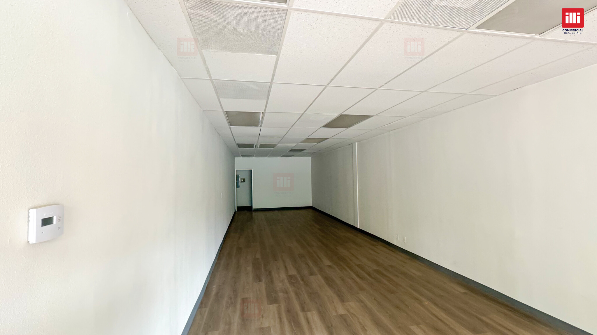 20812 Ventura Blvd, Woodland Hills, CA for lease Interior Photo- Image 1 of 2