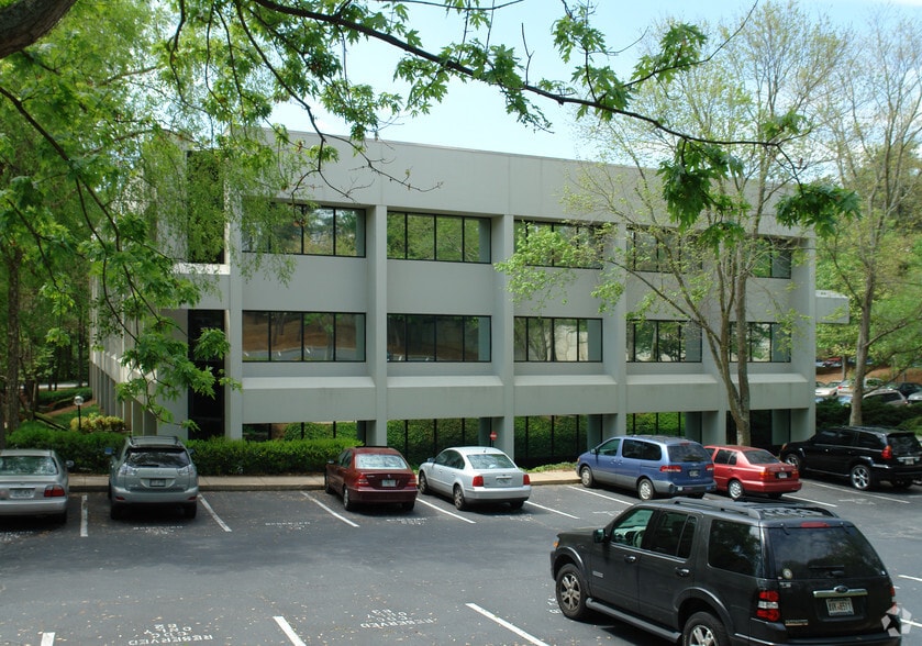 2858 Woodcock Blvd, Atlanta, GA for sale - Building Photo - Image 3 of 4