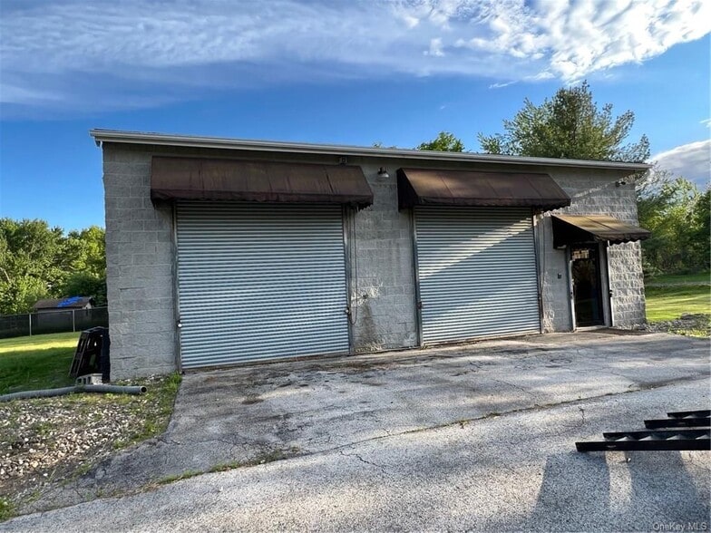1001 NY State Route 17K, Montgomery, NY for sale - Building Photo - Image 1 of 1