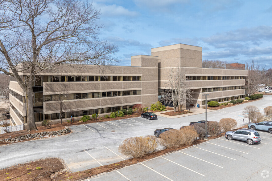 400 Unicorn Park Dr, Woburn, MA for lease - Primary Photo - Image 1 of 4