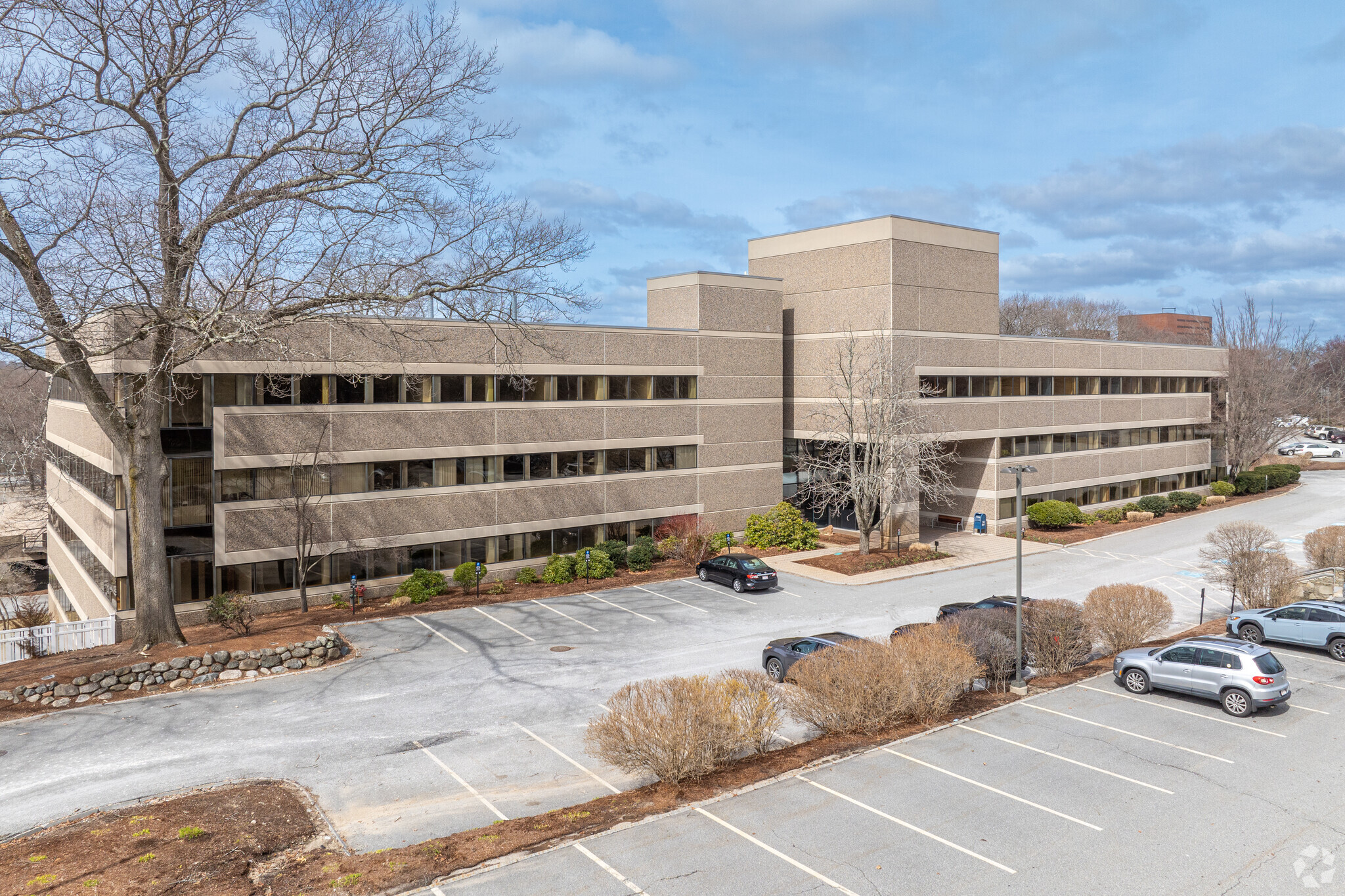 400 Unicorn Park Dr, Woburn, MA for lease Primary Photo- Image 1 of 5