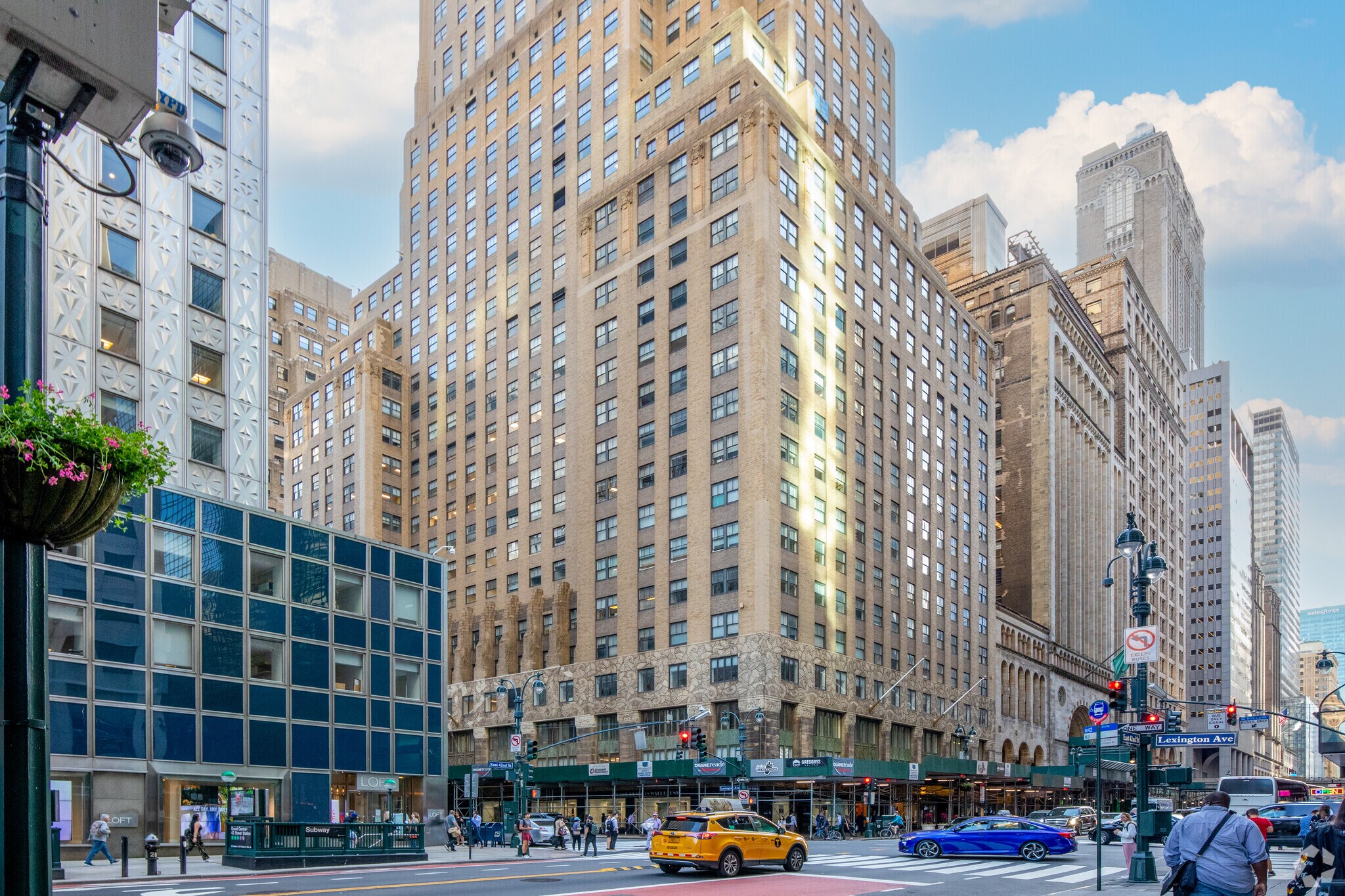 220 East 42nd Street New York 122 E 42nd St, New York, NY 10168 - The Chanin Building | LoopNet