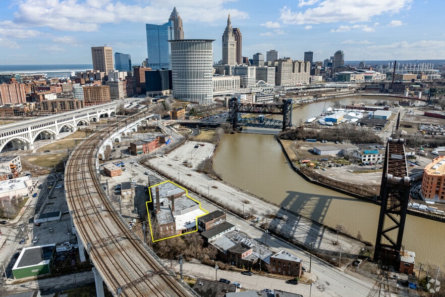 The Pine portfolio of 3 properties for sale on LoopNet.com - Aerial - Image 3 of 3