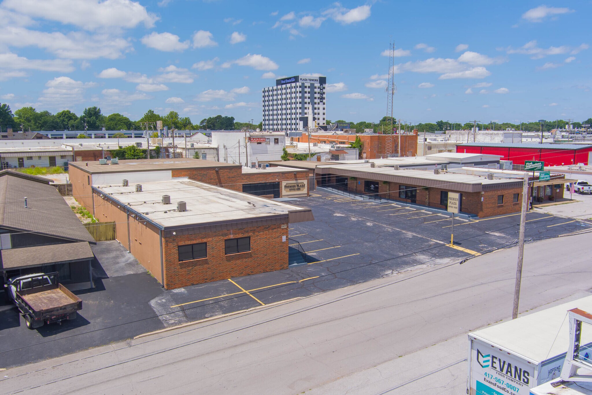1907-1913 S Stewart Ave, Springfield, MO for lease Building Photo- Image 1 of 8