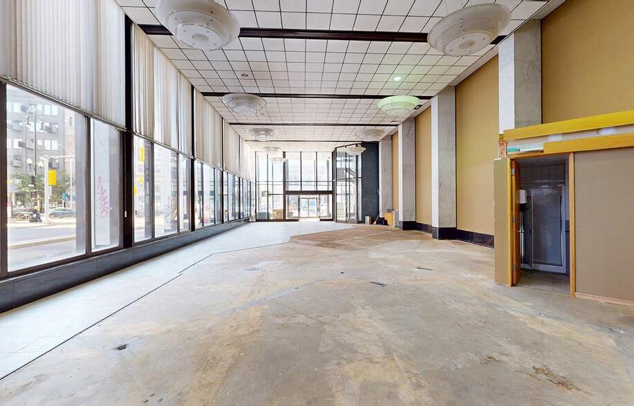 250 Portage Av, Winnipeg, MB for sale - Building Photo - Image 2 of 12