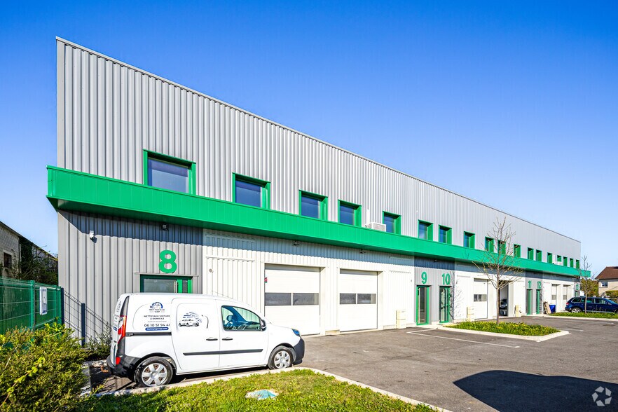 Flex in Mions for lease - Building Photo - Image 2 of 2
