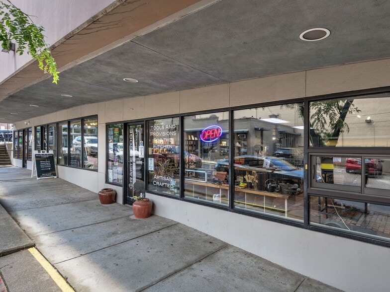 2-16 Eagle St, Asheville, NC for lease - Building Photo - Image 3 of 8