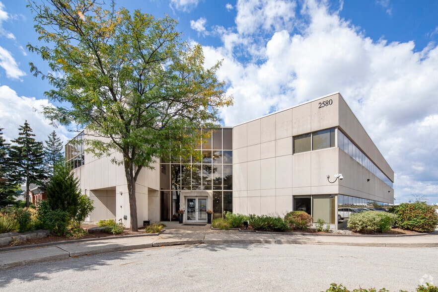 2580 Matheson Blvd E, Mississauga, ON for lease - Primary Photo - Image 1 of 3