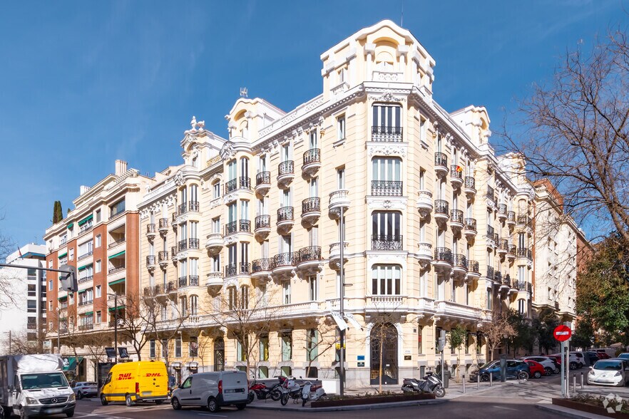 in Madrid, Madrid for sale - Primary Photo - Image 1 of 1