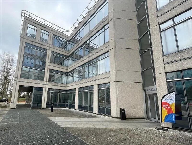 Office in Villepinte for sale Building Photo- Image 1 of 11