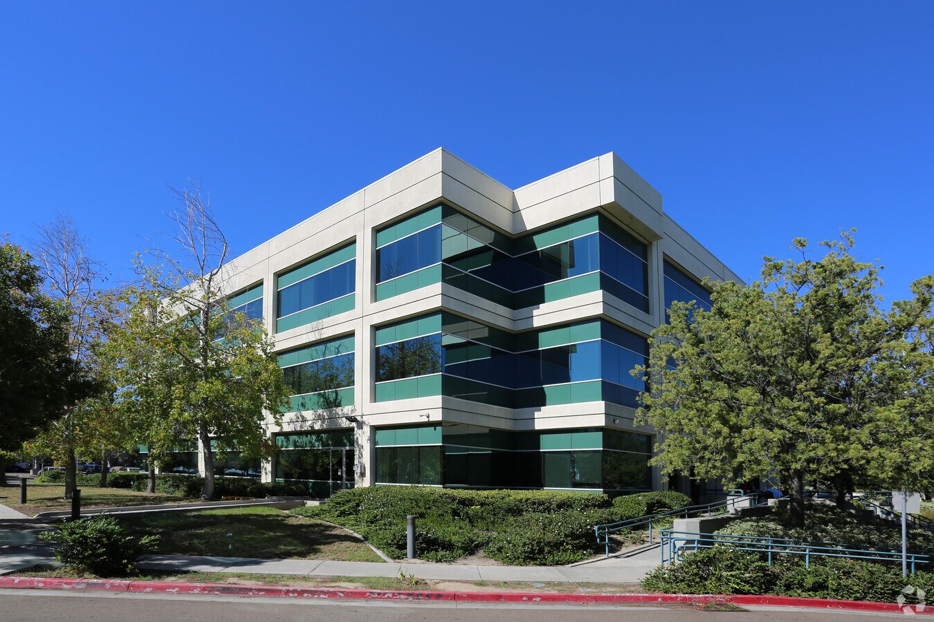 995 Gateway Center Way, San Diego, CA 92102 Property Record