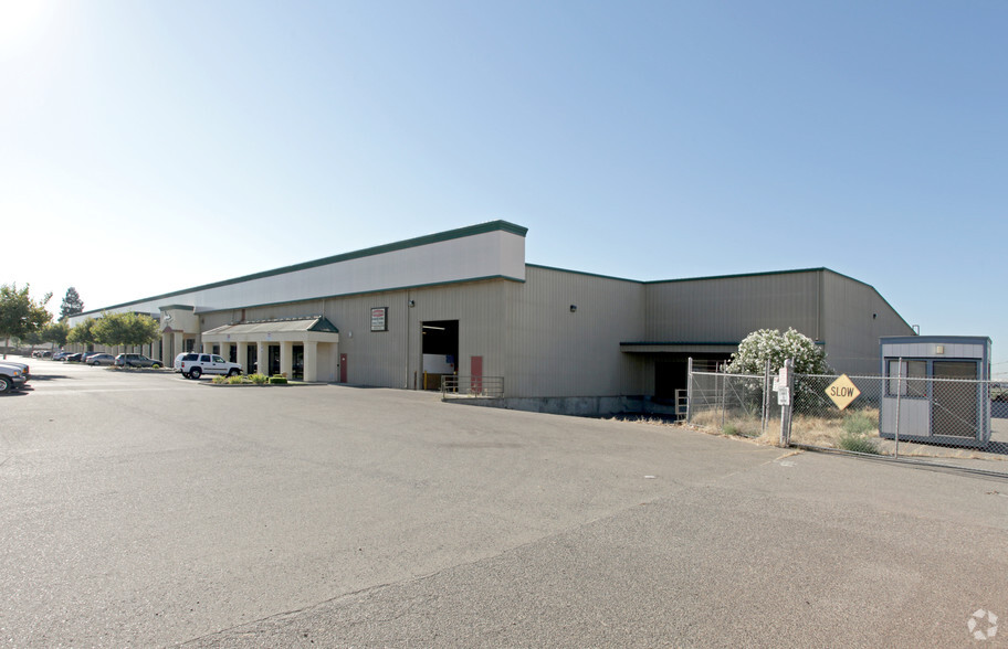 1300-1340 W Main St, Turlock, CA for lease - Building Photo - Image 2 of 4