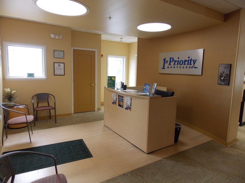 1547 US-9, Clifton Park, NY for lease - Building Photo - Image 3 of 13