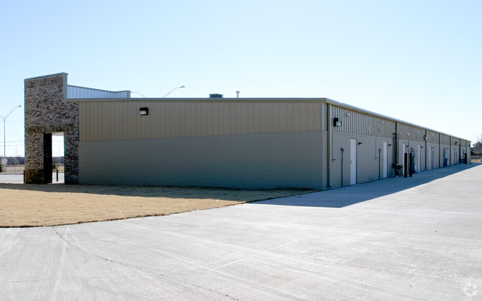 1719-1811 S Morgan Rd, Oklahoma City, OK for lease - Building Photo - Image 3 of 12