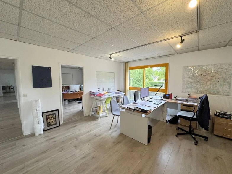 Office in SAINT-OUEN-L'AUMONE for sale - Interior Photo - Image 1 of 14