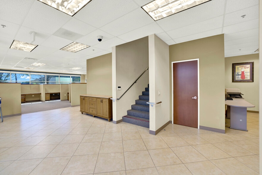 232 Avenida Fabricante, San Clemente, CA for lease - Building Photo - Image 3 of 10