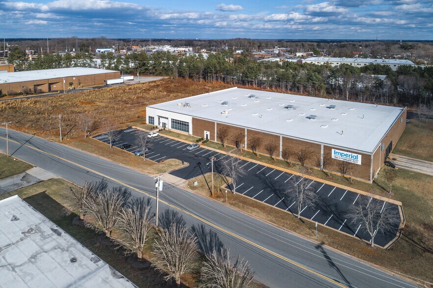 2827 Earlham Pl, High Point, NC for sale - Building Photo - Image 1 of 1